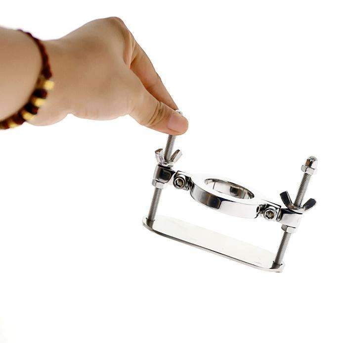 CBT equipment for testicle play