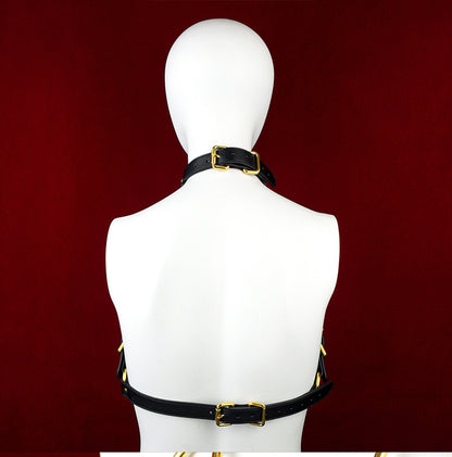 Is this BDSM leash collar adjustable for different neck sizes?