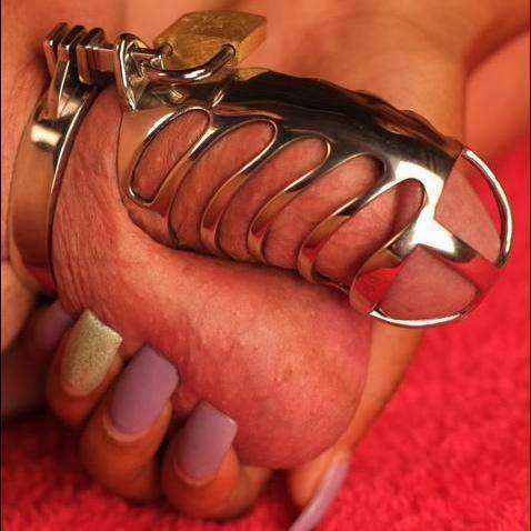 Secure chastity device for men