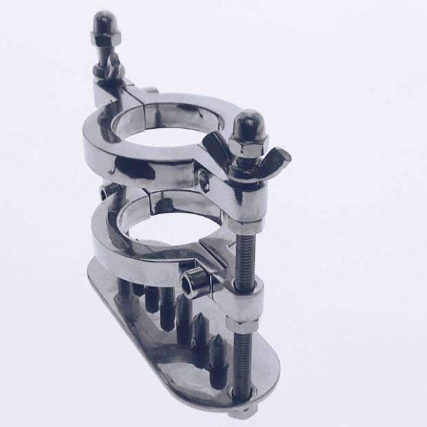 Heavy-duty spiked ball smasher with hex wrench