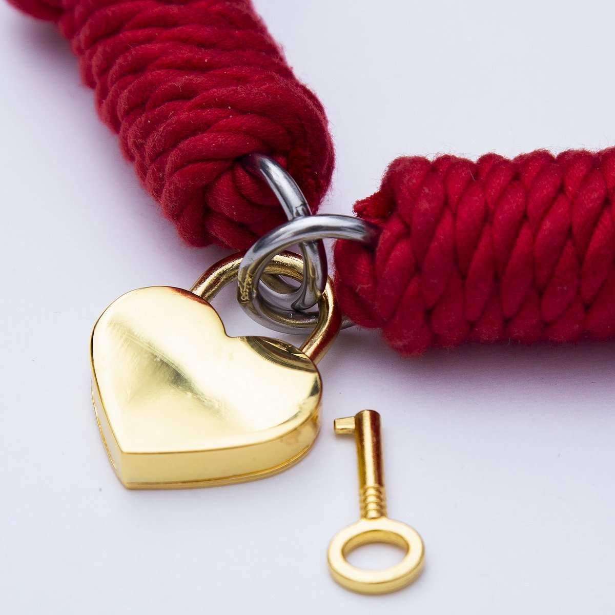 Show your role with a rope collar