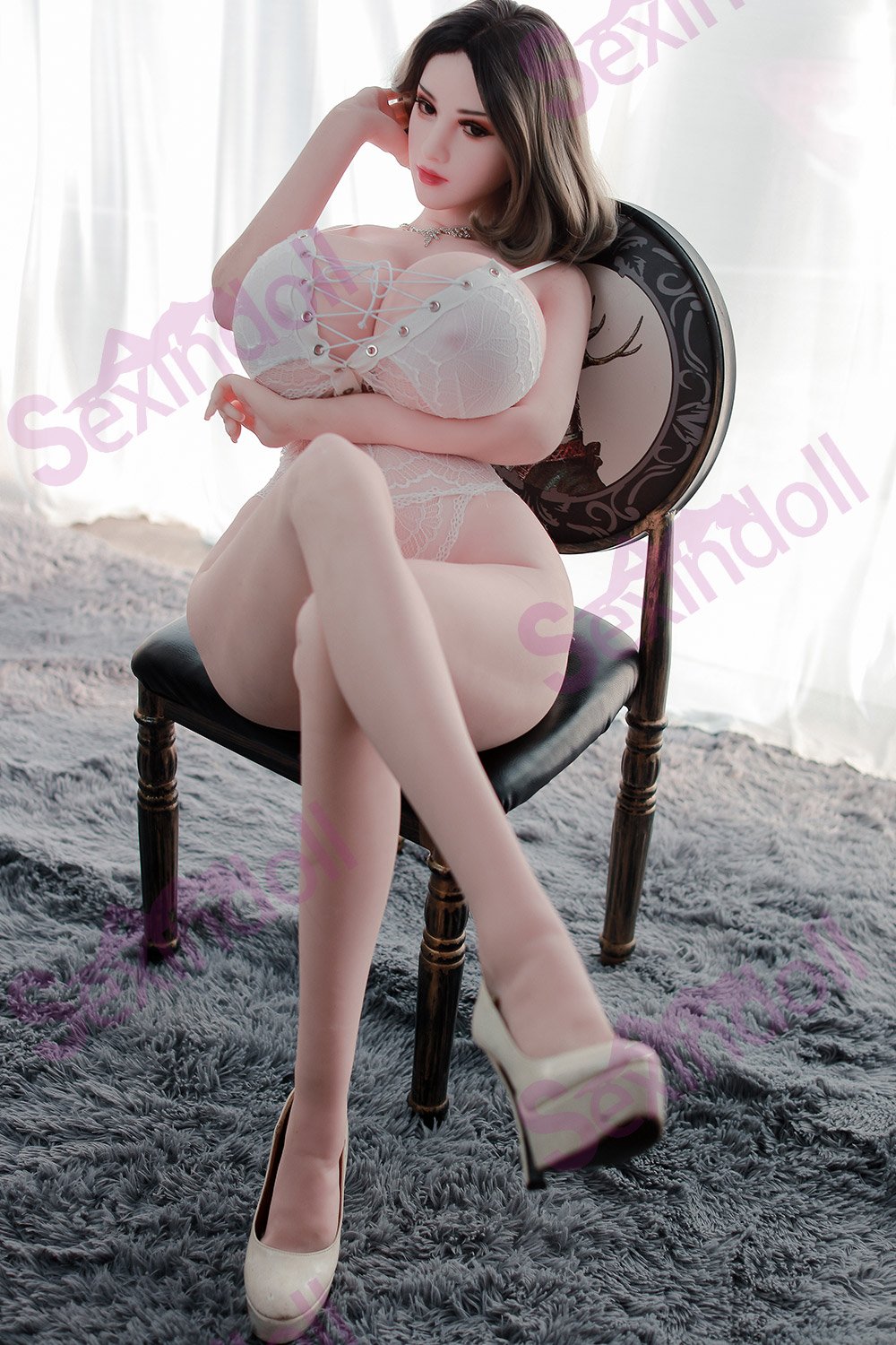 petite sex robot with 360 butt rotation