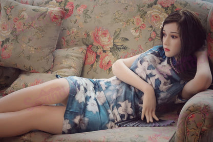 what is included with Lauren doll purchase